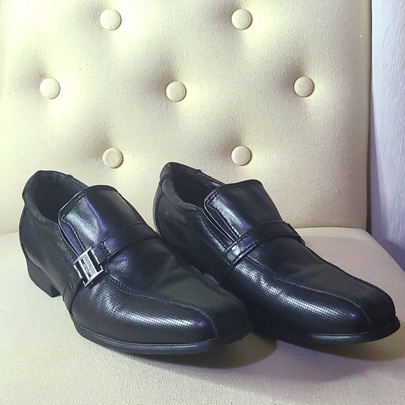 Kenneth Cole New York Other - Kenneth Cole New York Black Dress shoes w/ Silver buckle